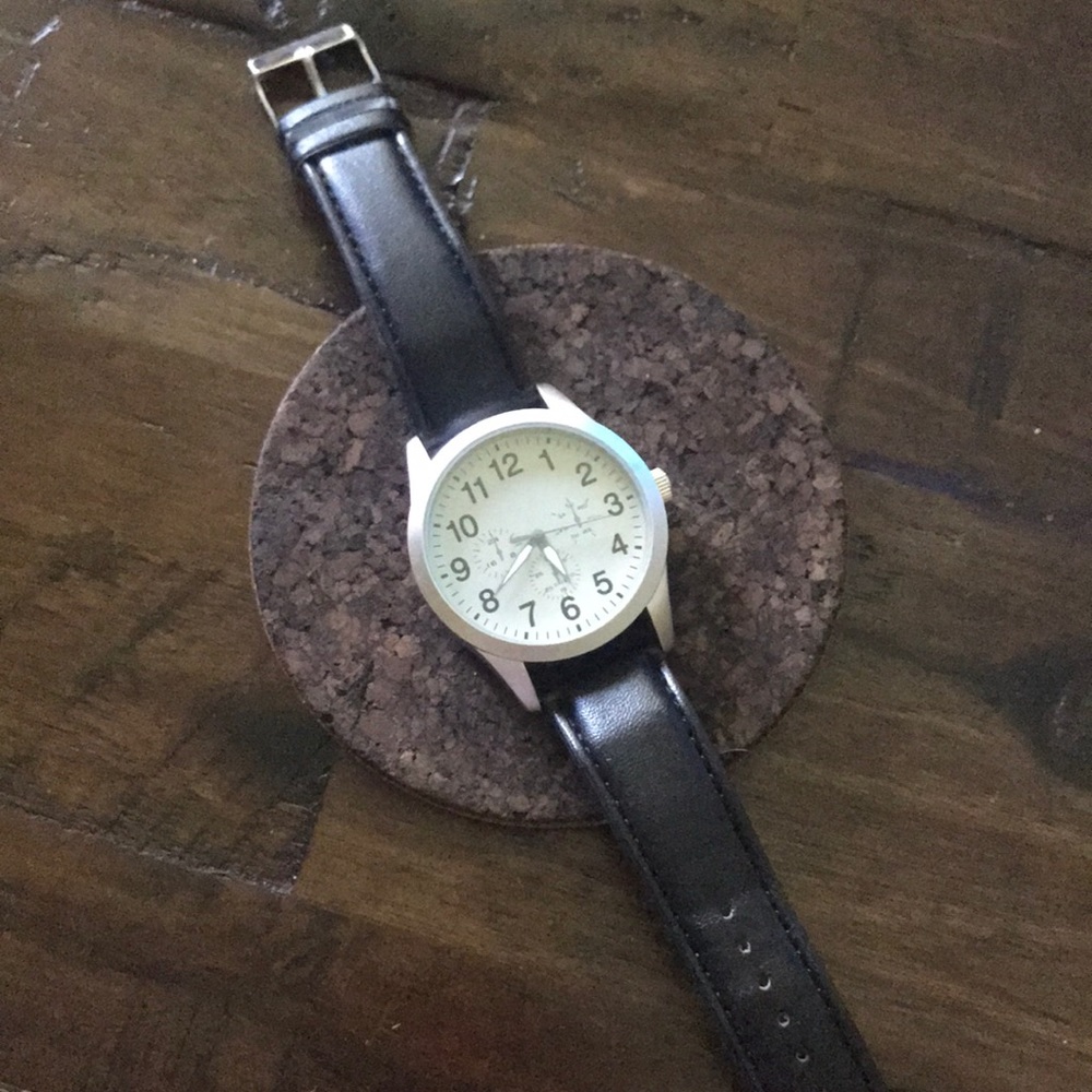 Watch - Picture 1 of 2
